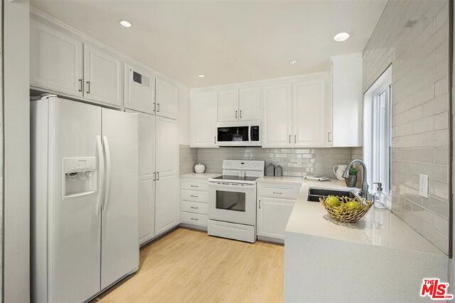 2345 Roscomare Road 201, Los Angeles, CA 90077