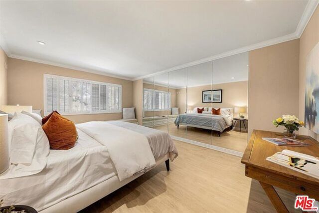 2345 Roscomare Road 201, Los Angeles, CA 90077