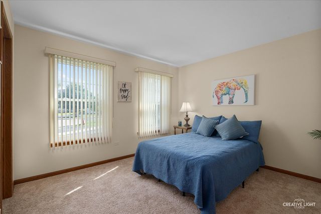 108 River Run Court, Oswego, IL 60543