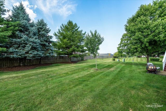 108 River Run Court, Oswego, IL 60543