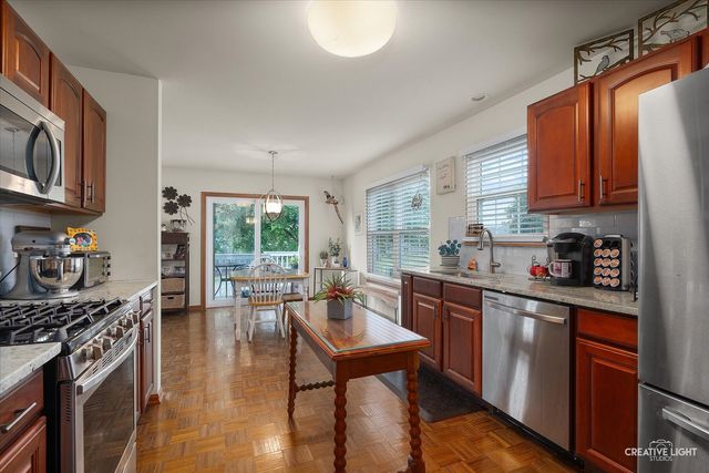 108 River Run Court, Oswego, IL 60543