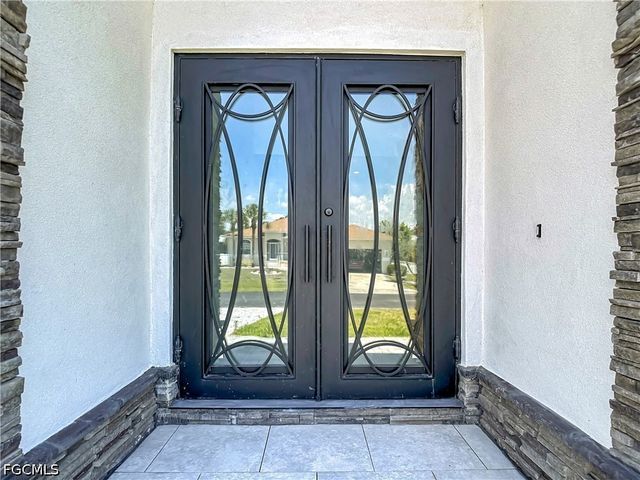 8831 Woodgate DR, Fort Myers, FL 33908