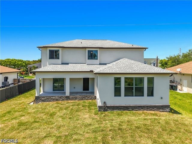 8831 Woodgate DR, Fort Myers, FL 33908