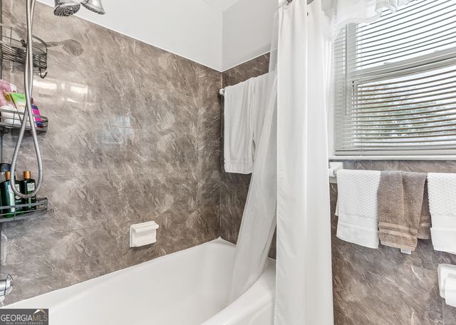 121 Crestwood Road, Warner Robins, GA 31093