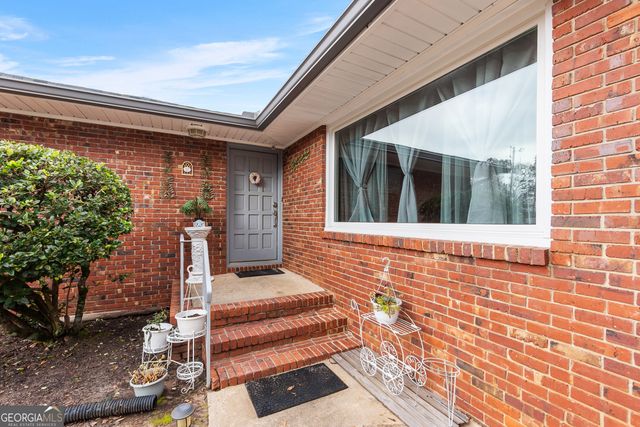 121 Crestwood Road, Warner Robins, GA 31093