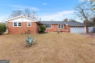 121 Crestwood Road, Warner Robins, GA 31093