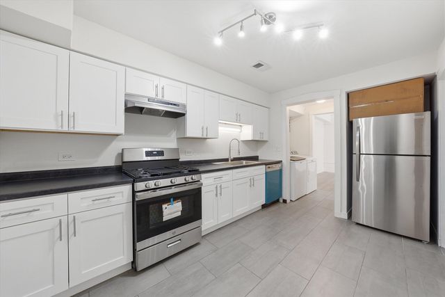 5212 S Ingleside Avenue 2, Chicago, IL 60615