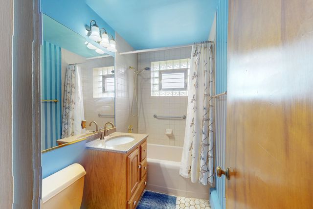 1161 W Grant Drive, Des Plaines, IL 60016