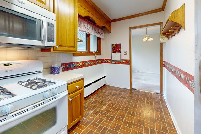 1161 W Grant Drive, Des Plaines, IL 60016