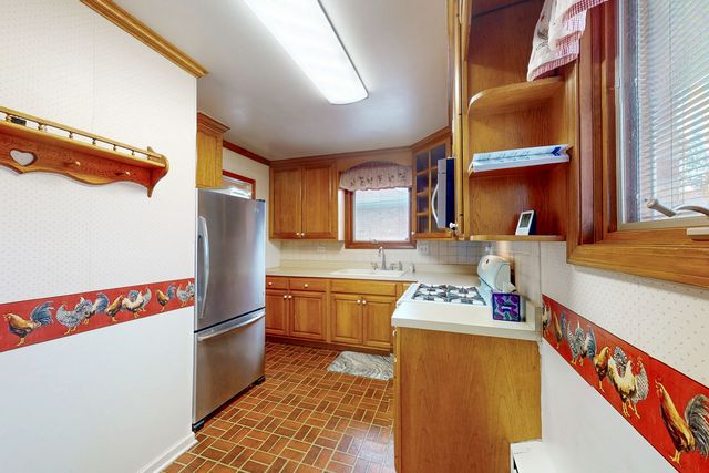 1161 W Grant Drive, Des Plaines, IL 60016