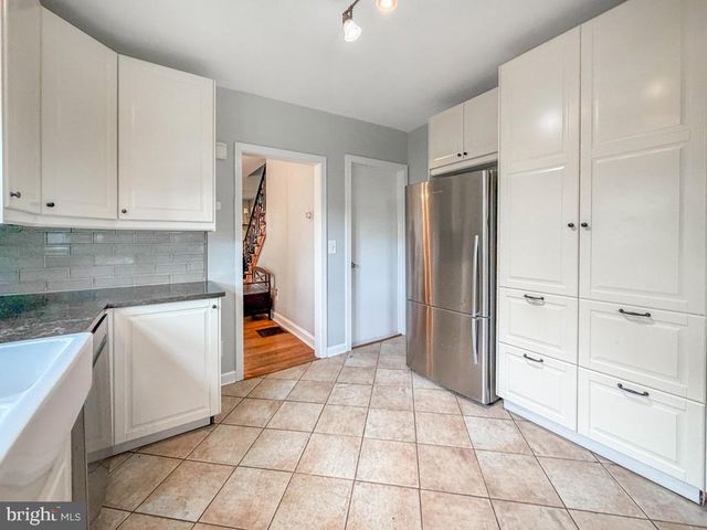 1001 W 5TH ST W, Florence, NJ 08518