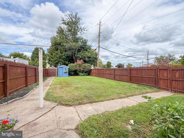 1001 W 5TH ST W, Florence, NJ 08518