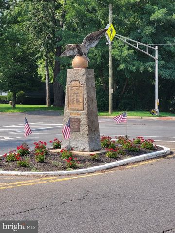 1001 W 5TH ST W, Florence, NJ 08518
