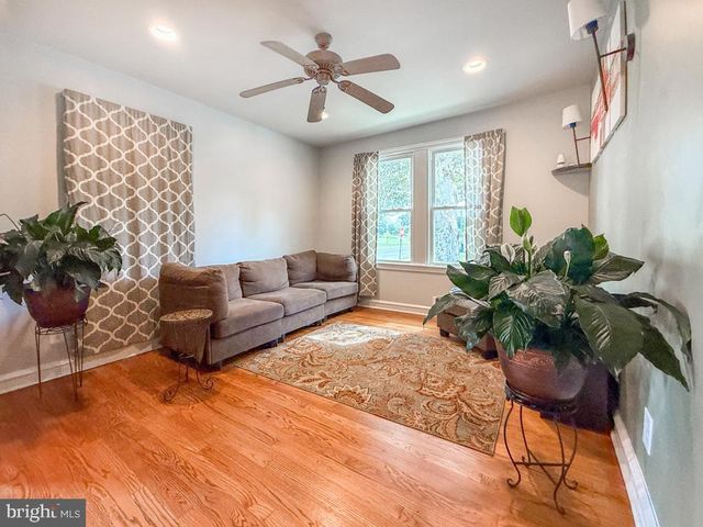 1001 W 5TH ST W, Florence, NJ 08518