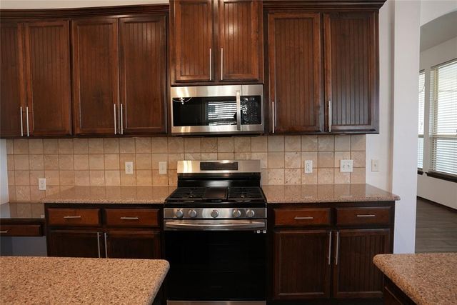 13049 SW 5th Street, Yukon, OK 73099