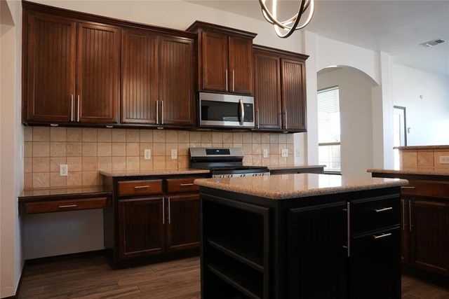 13049 SW 5th Street, Yukon, OK 73099