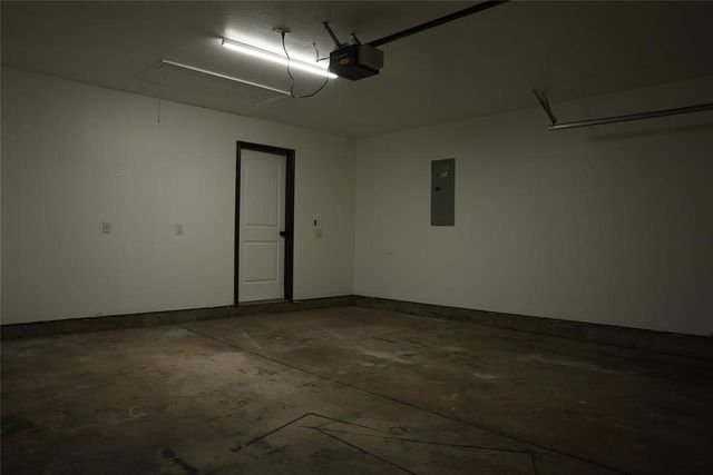 13049 SW 5th Street, Yukon, OK 73099