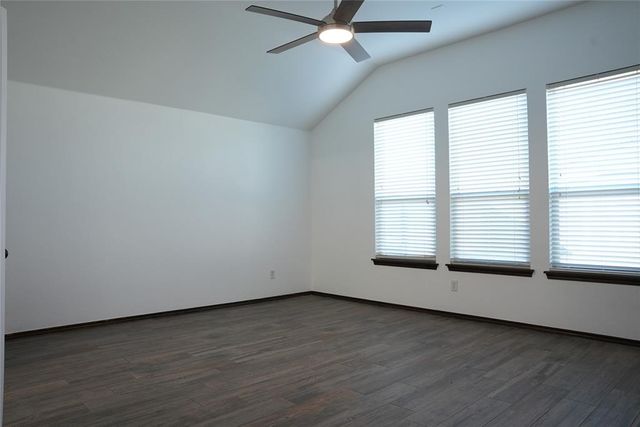 13049 SW 5th Street, Yukon, OK 73099