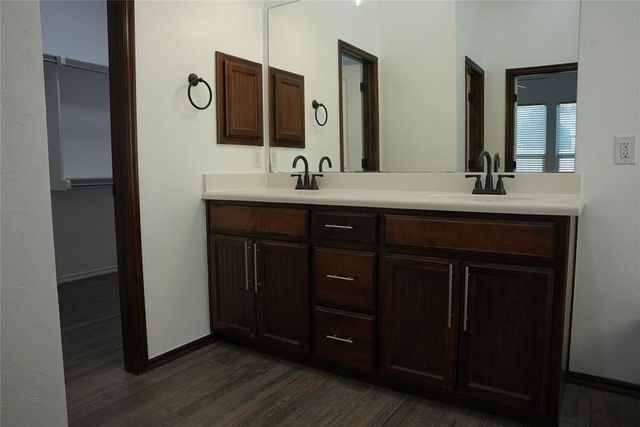 13049 SW 5th Street, Yukon, OK 73099