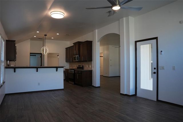 13049 SW 5th Street, Yukon, OK 73099