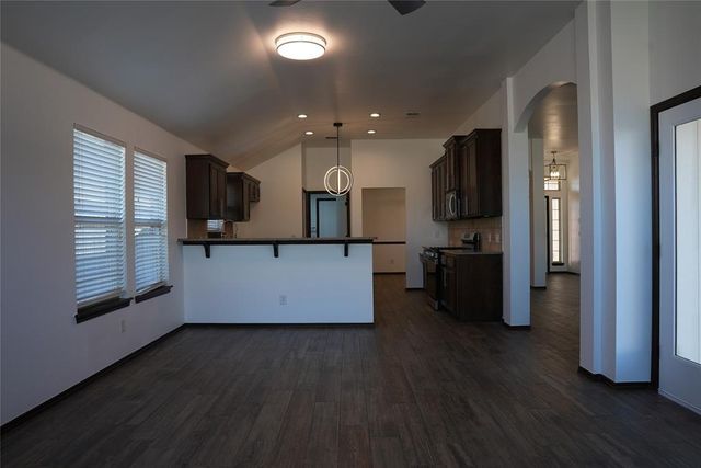 13049 SW 5th Street, Yukon, OK 73099