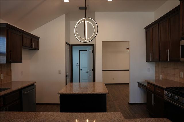 13049 SW 5th Street, Yukon, OK 73099