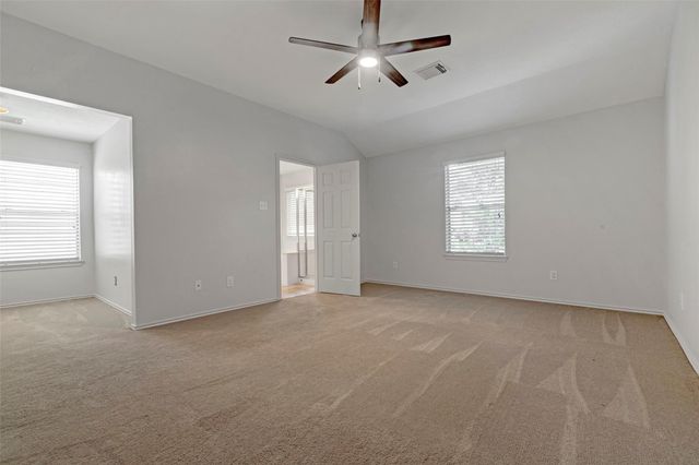 218 Blushwood Place, The Woodlands, TX 77382