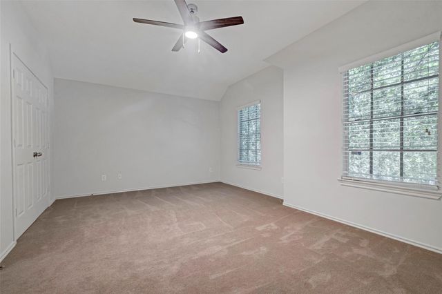 218 Blushwood Place, The Woodlands, TX 77382