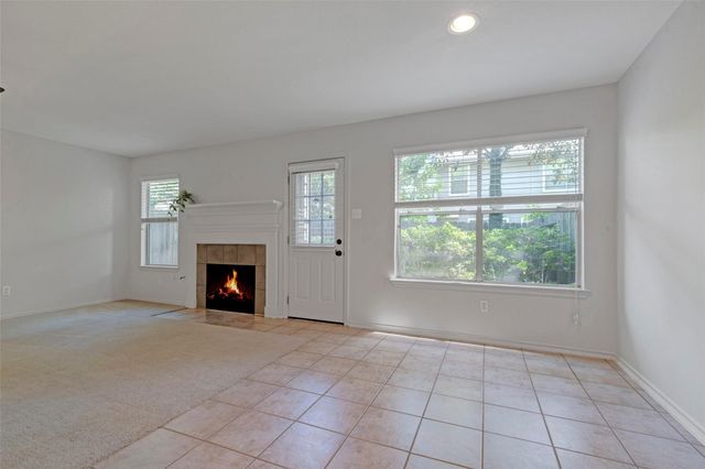 218 Blushwood Place, The Woodlands, TX 77382
