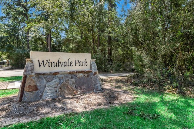 218 Blushwood Place, The Woodlands, TX 77382