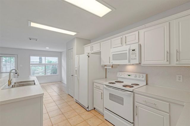 218 Blushwood Place, The Woodlands, TX 77382