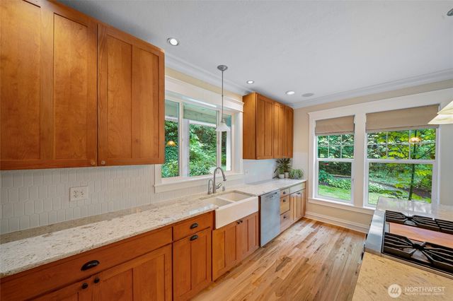 6127 Lemon Road NE, Olympia, WA 98506