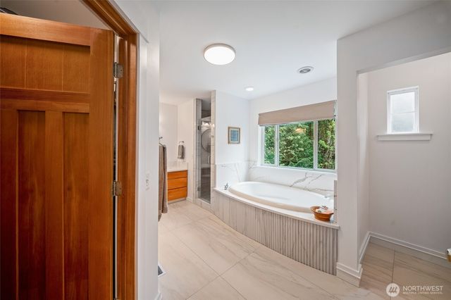 6127 Lemon Road NE, Olympia, WA 98506