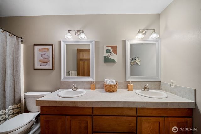 6127 Lemon Road NE, Olympia, WA 98506