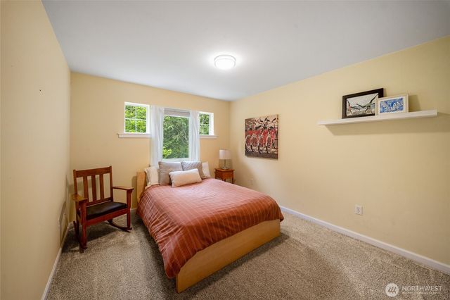 6127 Lemon Road NE, Olympia, WA 98506