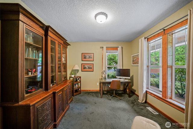 6127 Lemon Road NE, Olympia, WA 98506