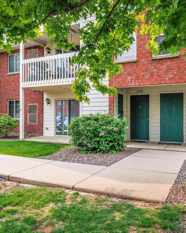 1972 Parknoll LANE, Port Washington, WI 53074