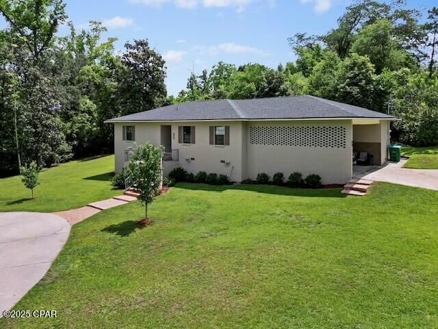 2956 N Caledonia Street, Marianna, FL 32446