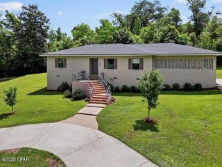 2956 N Caledonia Street, Marianna, FL 32446