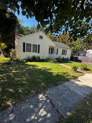 5 Sherwood Road, Worcester, MA 01602