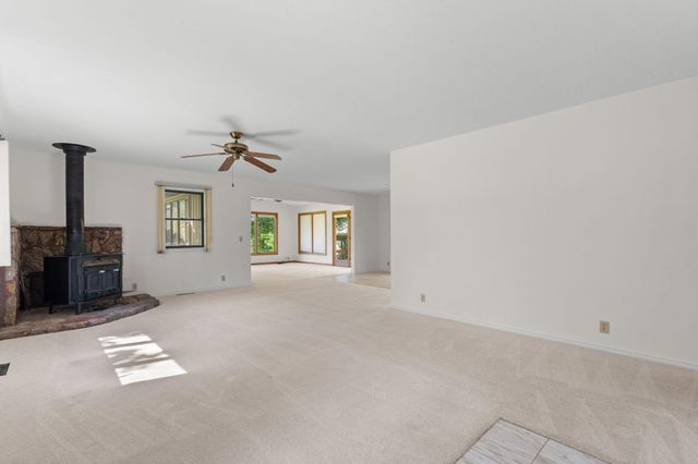 488 Hunt Club Circle, Galena, MO 65656