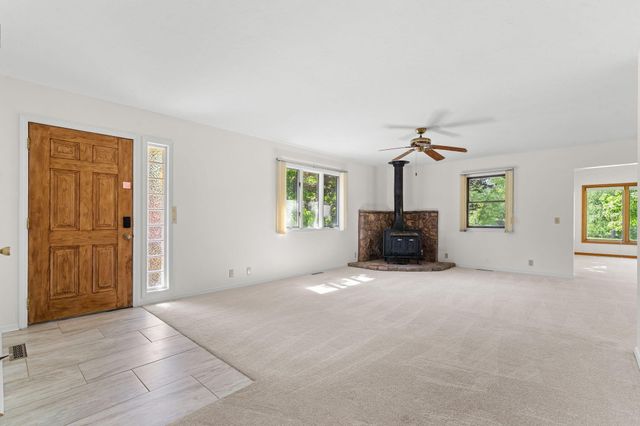 488 Hunt Club Circle, Galena, MO 65656
