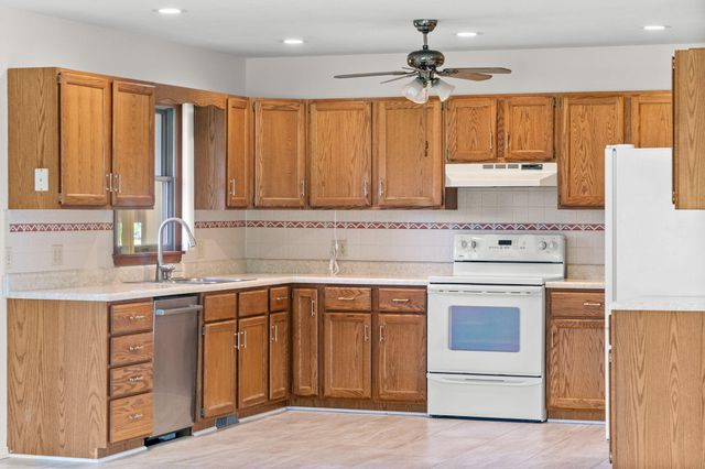 488 Hunt Club Circle, Galena, MO 65656