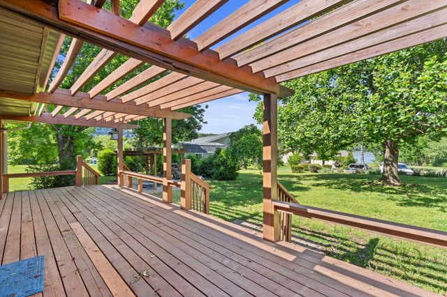 488 Hunt Club Circle, Galena, MO 65656