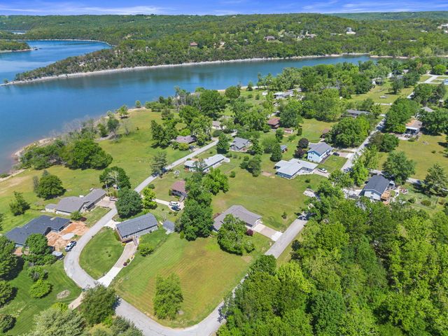 488 Hunt Club Circle, Galena, MO 65656