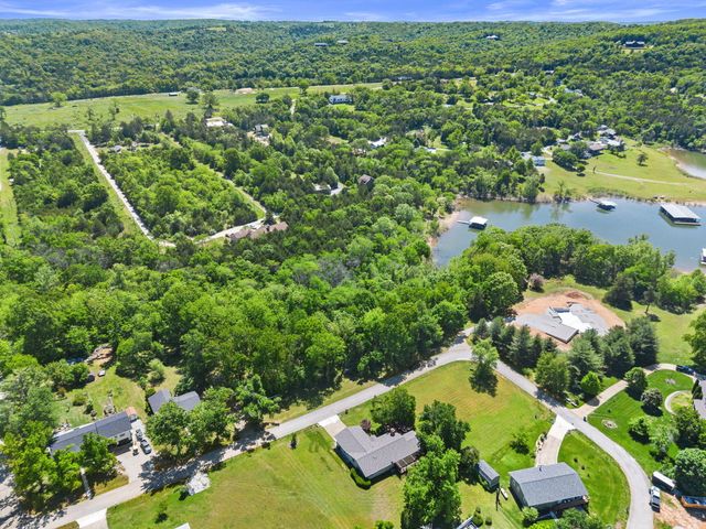 488 Hunt Club Circle, Galena, MO 65656