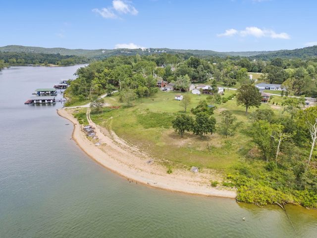 488 Hunt Club Circle, Galena, MO 65656