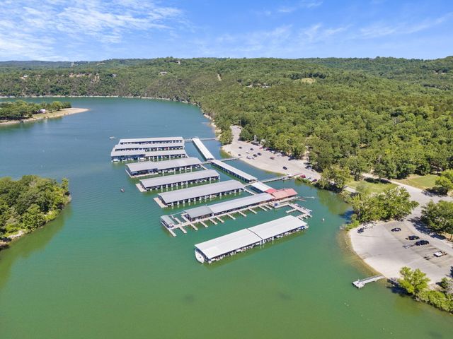 488 Hunt Club Circle, Galena, MO 65656