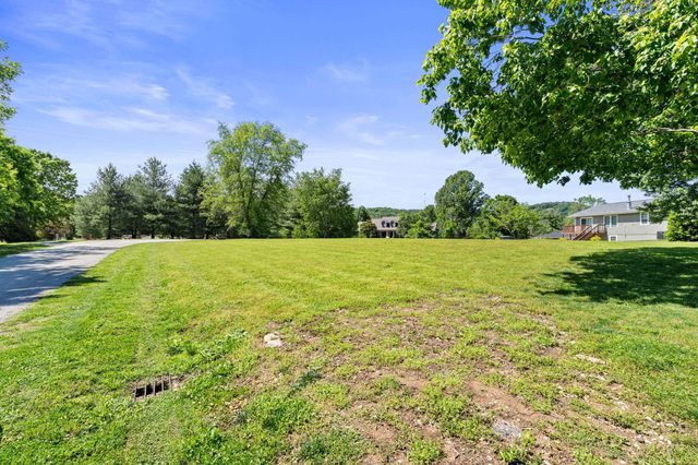488 Hunt Club Circle, Galena, MO 65656