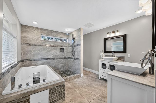1003 Villa Court Drive, Seabrook, TX 77586